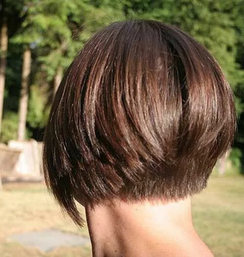 Каре на ножке фото вид Short inverted bob hairstyles Bob hairstyles for fine hair, Inverted bob hairsty