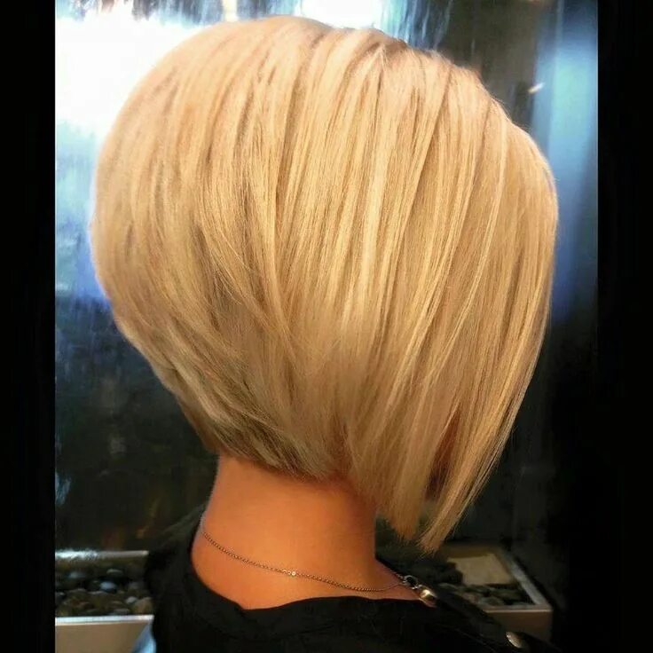 Каре на ножке удлинение фото вид #BobHairstyles Bob frisur, Frisuren, Kurzhaarfrisuren