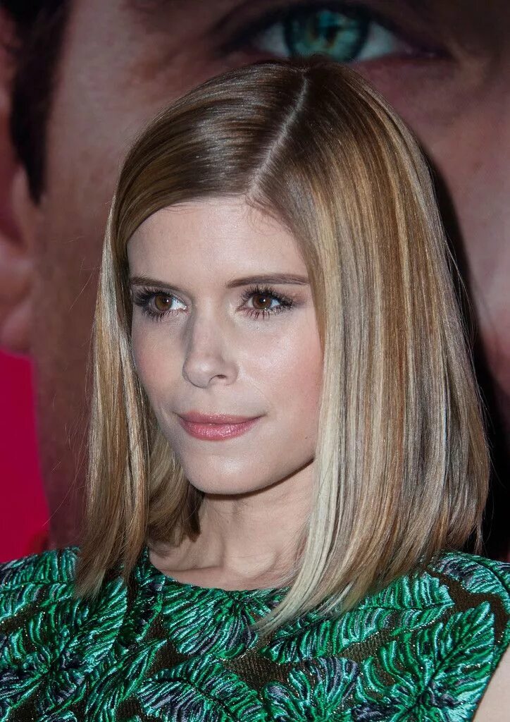 Каре на пробор фото Kate Mara Mid-Length Bob Angled bob hairstyles, Bob hairstyles, Hairstyles hairc