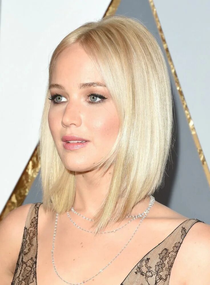 Каре на тонкие волосы фото I loved Jennifer Lawrence's hair at the Oscars! Thin hair cuts, Hairstyles for t