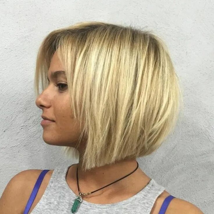 Каре на тонкие волосы фото Angled Bob for Fine Hair Haircuts for fine hair, Bob hairstyles for fine hair, B