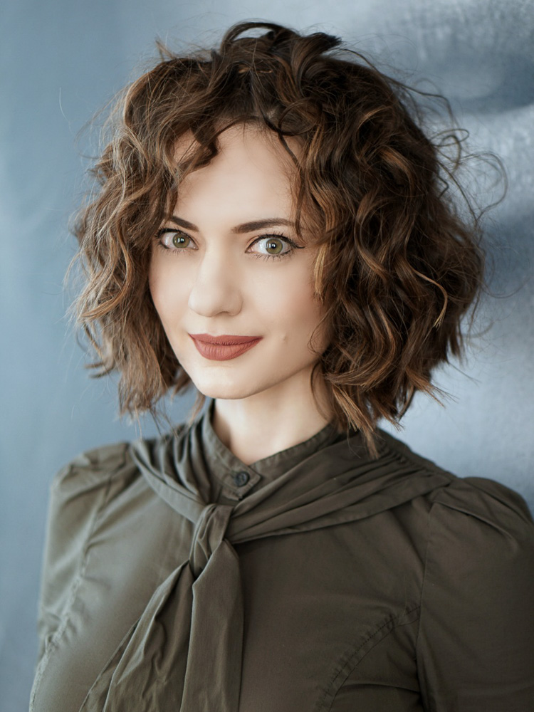 Каре на волнистые волосы фото 80s Curls by Ted Gibson Short wavy hair, Haircuts for wavy hair, Wavy bob hairst