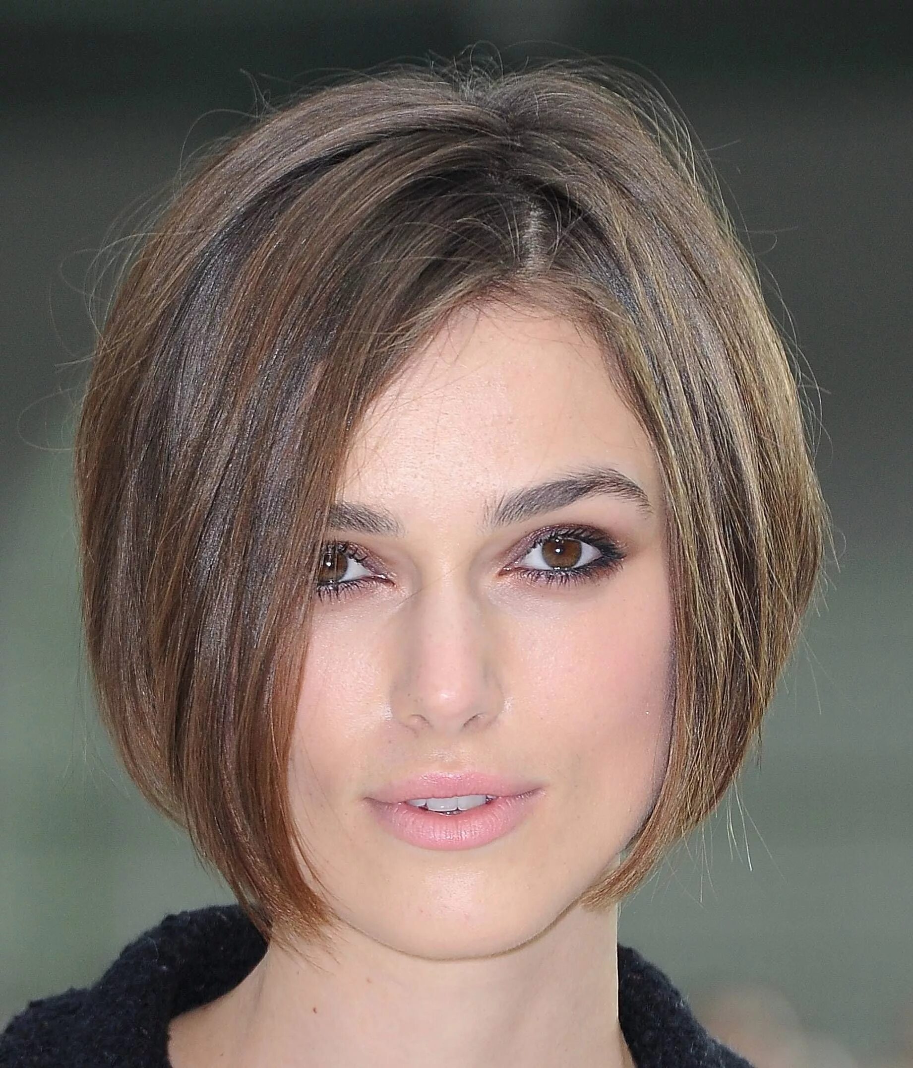 Каре не требующие укладки фото Square face hairstyles, Bob hairstyles for fine hair, Short hair styles for roun