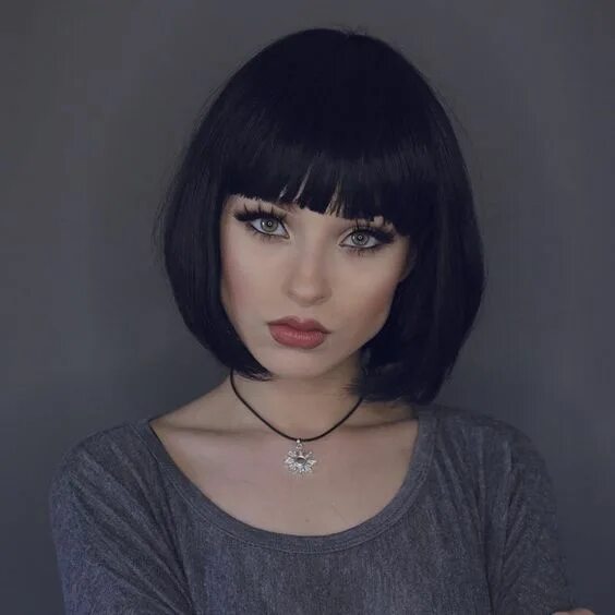 Каре с челкой фото 2023 Короткие волосы с прямой челкой - модные стрижки Short hair styles, Short hair w