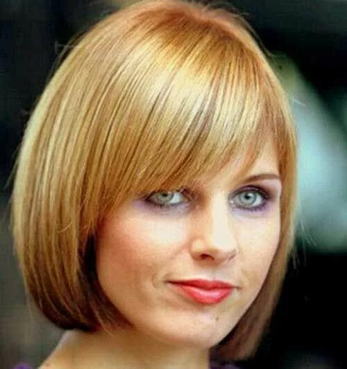 Каре с косой челкой 2024 фото Short Bob Haircuts For Round Faces Bob-Hairstyle.Com Short straight hair, Bob ha
