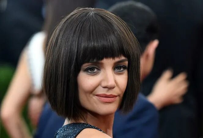 Каре с прямой челкой фото Nowa FRYZURA Katie Holmes bardzo ją postarza! Zobacz, jak ZŁA FRYZURA może dodaw