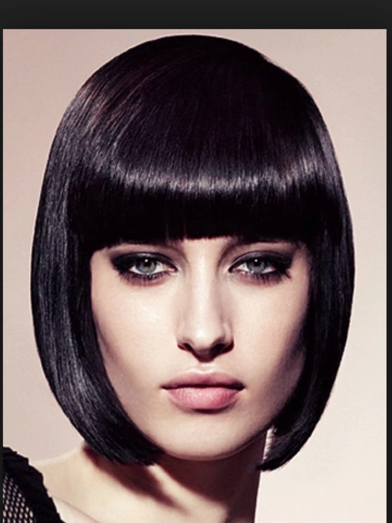 Каре с прямой челкой фото Classic Short straight hair, Straight hairstyles, Wig hairstyles