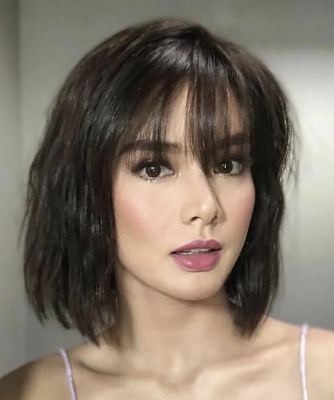 Каре с редкой челкой фото Pin by Tracy Dinesen on Hair Medium hair styles, Girl short hair, Hair cuts