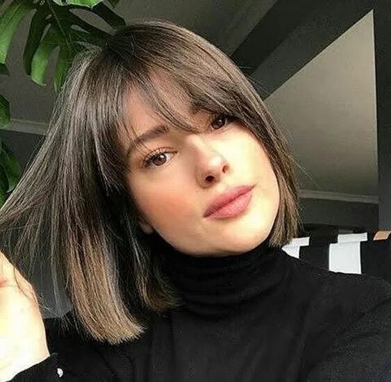 Каре с редкой челкой фото Bob Hairstyle With Bangs 2019 Bob hairstyles with bangs, Thick hair styles, Shor