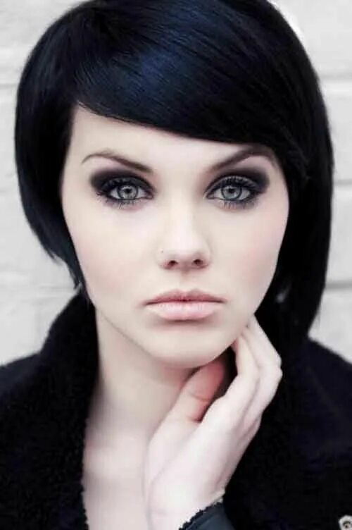 Каре серые глаза фото Pin by Annemieke van den Herik on front faces Oval face haircuts, Oval face hair