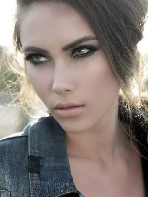 Каре серые глаза фото Smokey eye Smokey eye makeup, Makeup for green eyes, Eye makeup