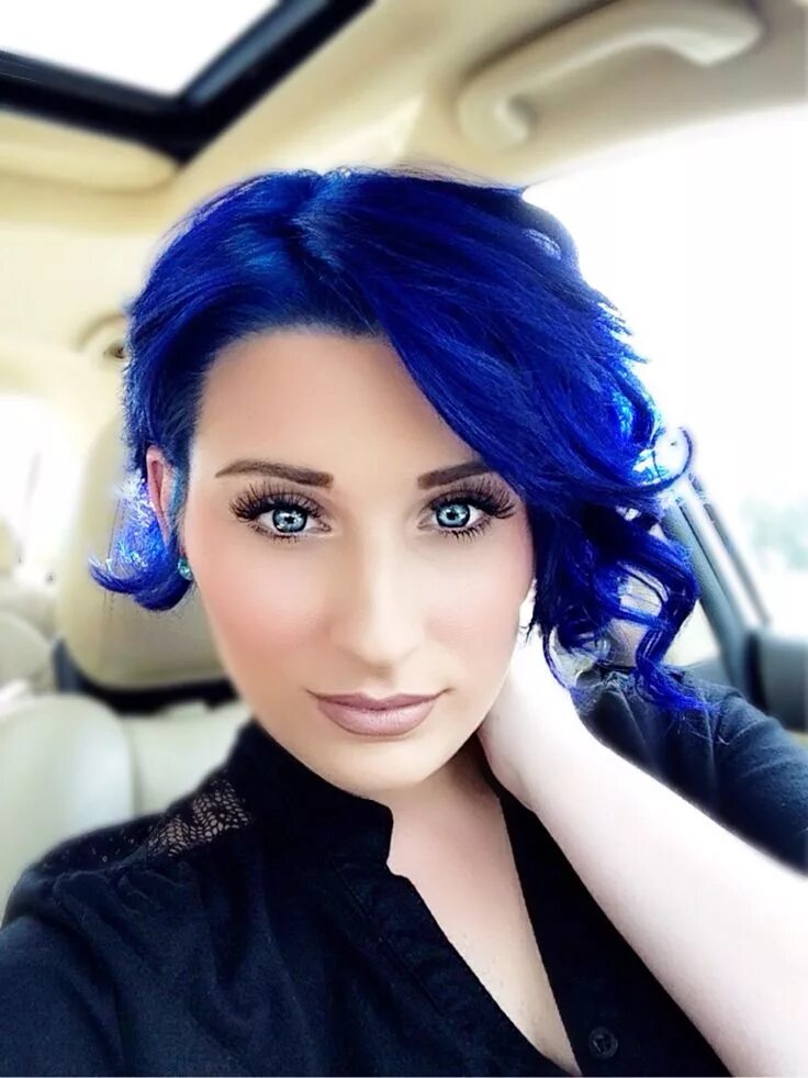 Каре синие глаза фото My new blue hair done by me! I used a formula consisting of Pravana Neons Blue &