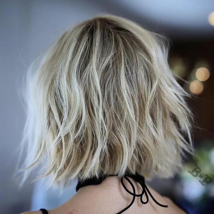 Каре со светлым волосом фото Choppy Blonde Balayage Bob Bob hairstyles, Short bob haircuts, Bobs haircuts