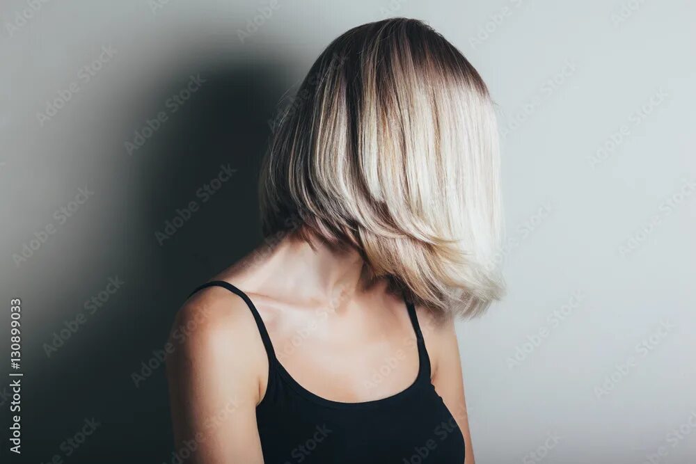 Каре со светлым волосом фото Bob haircut Фотографія Stock Adobe Stock