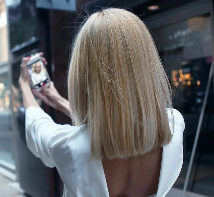 Каре со светлым волосом фото HOW-TO: Grown-out Ombre Transformed into an Edgy, Blonde Lob Прически для волос 