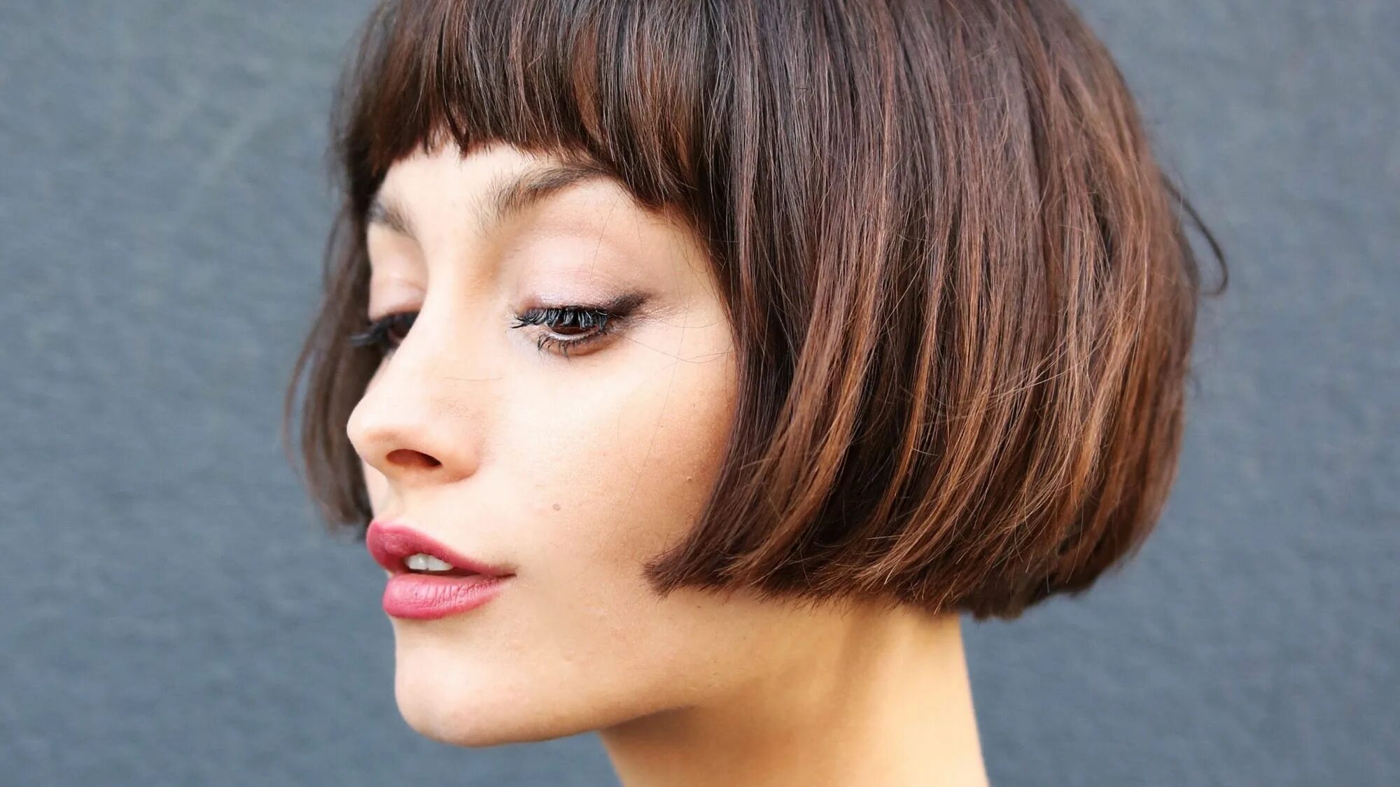 Каре стрижка с челкой разный стиль 3 Hair Trends That Are Huge In L.A. Right Now Coupe de cheveux, Coupe de cheveux