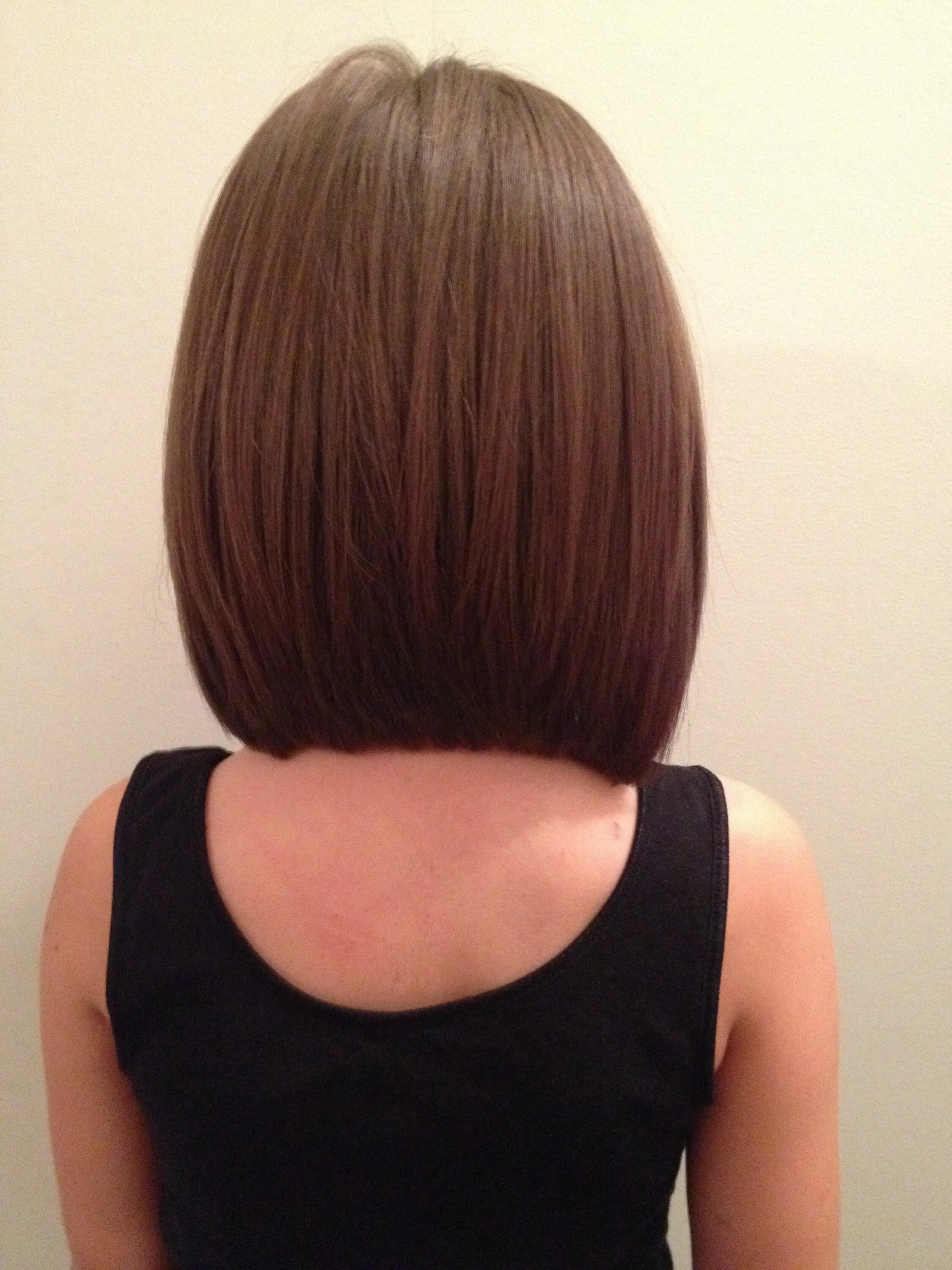 Каре стрижка с челкой сзади Long angled bob back view Bob haircut back view, Hair cuts, Long bob haircuts