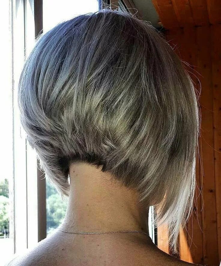 Каре стрижка с челкой сзади Visit our youtub Short bob hairstyles, Thick hair styles, Bob hairstyles for fin