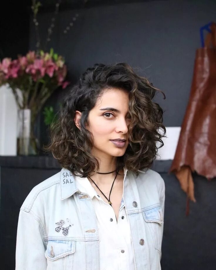 Каре стрижка женская кудрявые волосы 2,422 Likes, 66 Comments - SAL SALCEDO (@salsalhair) on Instagram: "CURLS Embrac