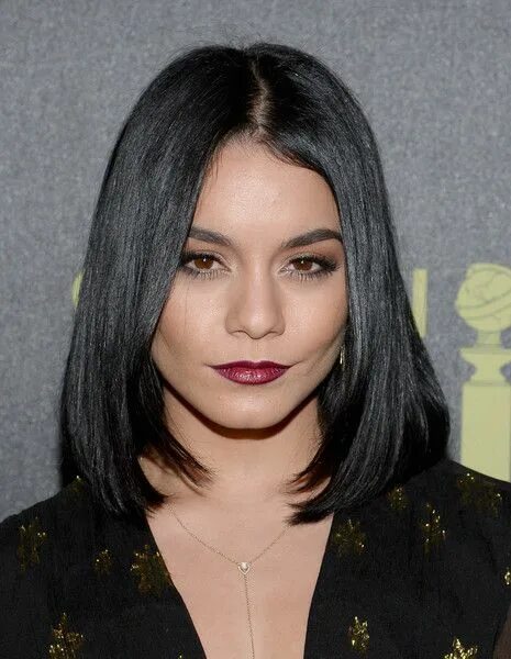 Каре стрижки черный цвет Vanessa Hudgens Short Straight Cut Vanessa hudgens short hair, Vanessa hudgens h