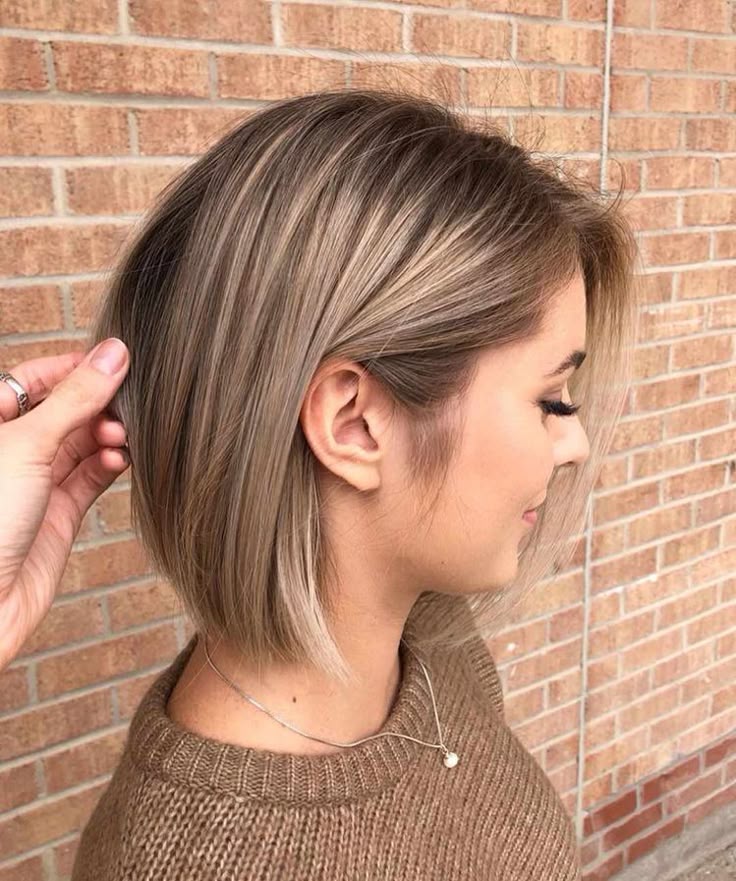Каре стрижки для женщин 2024 Pin on Hair in 2024 Fall hair color trends, Short hair color, Fall hair