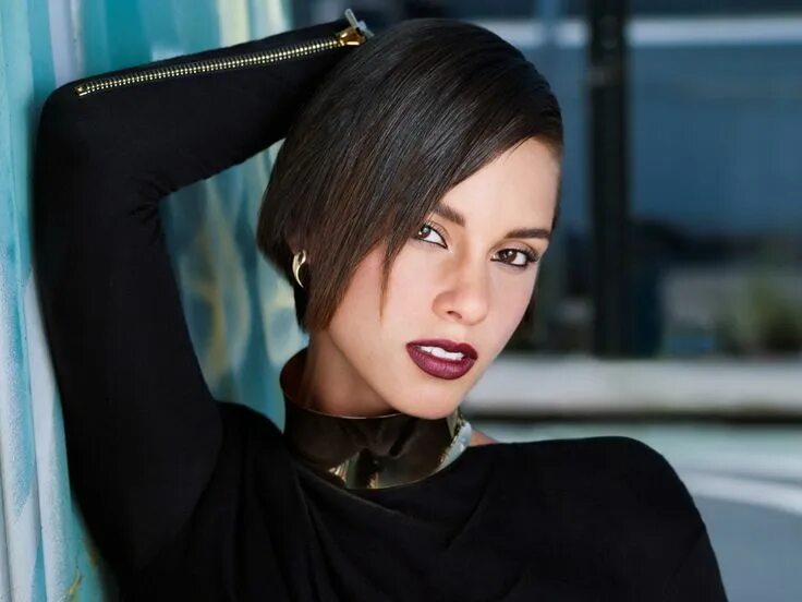 Каре в жизни фото Alicia Keys Alicia keys short hair, Shave her head, Hello hair