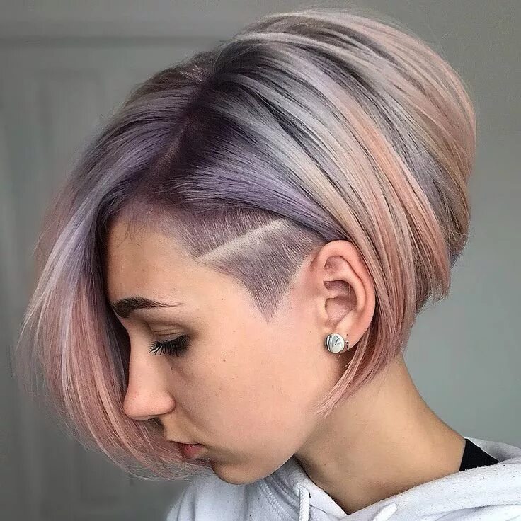 Каре виски стрижка Getting creative with some pastel tones and a funky asymmetric bob and undercut 