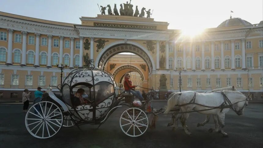 Карета невский просп 126 2 фото Чисто петербургское ДТП: Карета с лошадьми на полном ходу врезалась в авто Новос