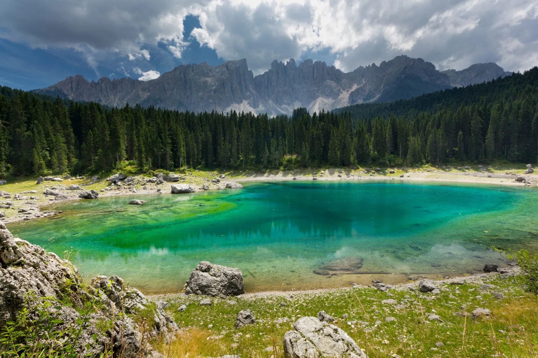 Карецца озеро фото Top 3 Photo Spots at Lake Carezza in 2024