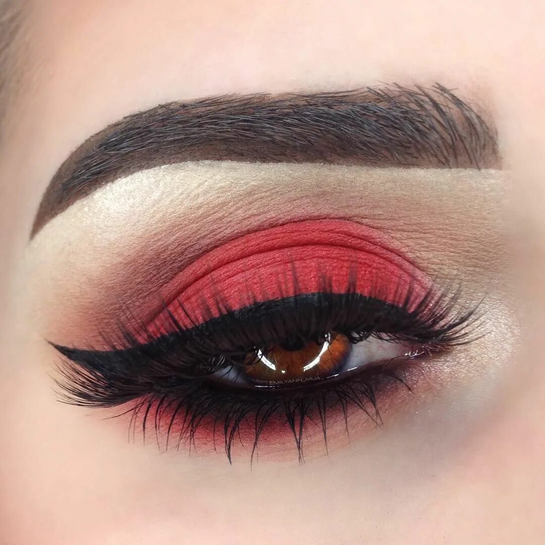 Карие глаза макияж красные тени EMILY MCLAUGHLIN on Instagram: "♦ ️♦ ️♦ @batalashbeauty x @sauceboxcosmetics Palet