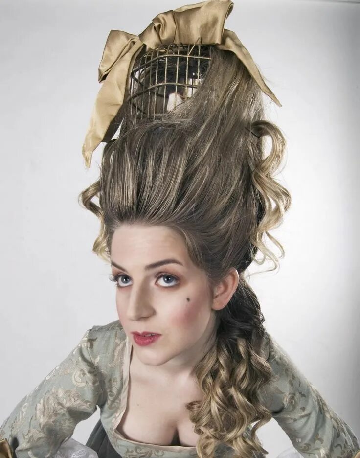 Каркас прическа женская Stunning Marie Antoinette-inspired hairstyle