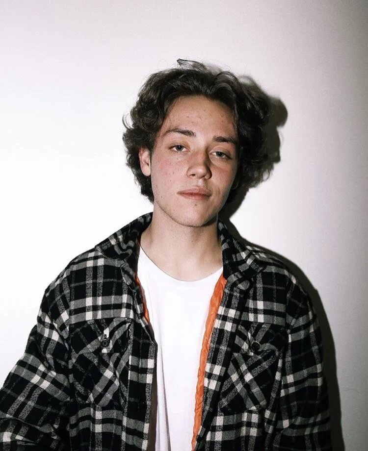 Карл год фото Ethan Cutkosky Shameless Wiki Fandom