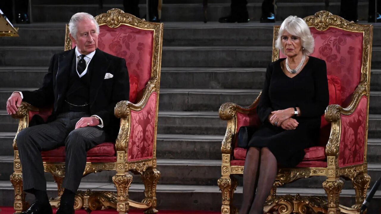 Карл и камилла фото King Charles cites Elizabeth II’s 'example of selfless duty' in address to parli