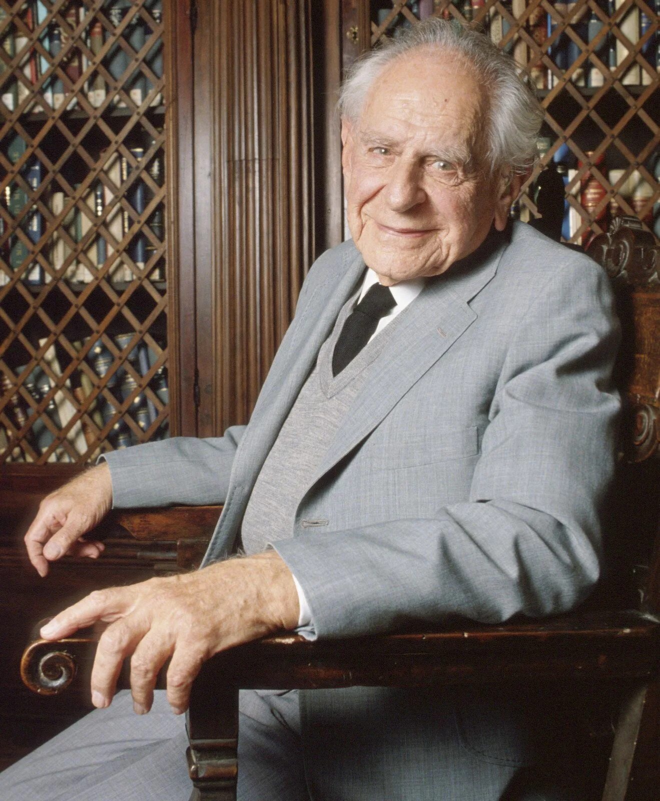 Карл поппер фото Karl Popper Biography, Books, Theory, & Facts Britannica