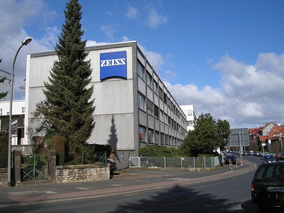 Карл цейс фото File:Zeiss in Göttingen.JPG - Wikipedia