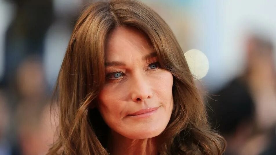 Карла бруни фото 2024 Carla Bruni revient avec un nouvel album de chansons inédites