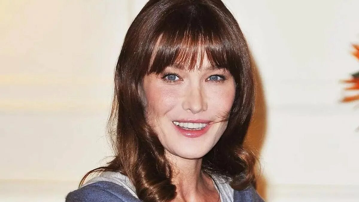 Карла бруни фото 2024 Carla Bruni kanserle mücadelesini anlattı