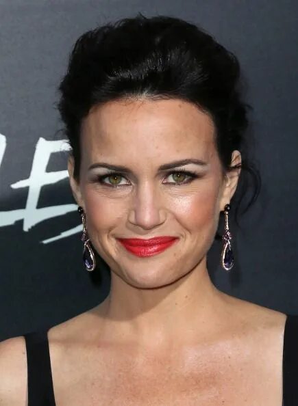 Карла гуджино фото сейчас Carla Gugino with red lips and white eyeshadow on July 23. Carla gugino, Celebri