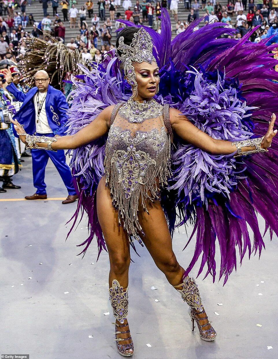 Карнавал 2021 фото Rio Carnival bursts with colour in Brazilian coastal city