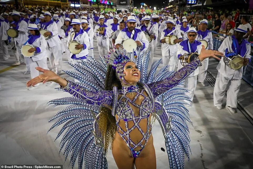 Карнавал фото сейчас Rio Carnival returns weeks later than planned thanks to Covid-19 Daily Mail Onli