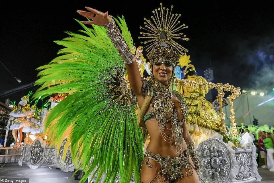 Карнавал фото видео So much joy! Rio de Janeiro's flamboyant carnival is BACK Daily Mail Online