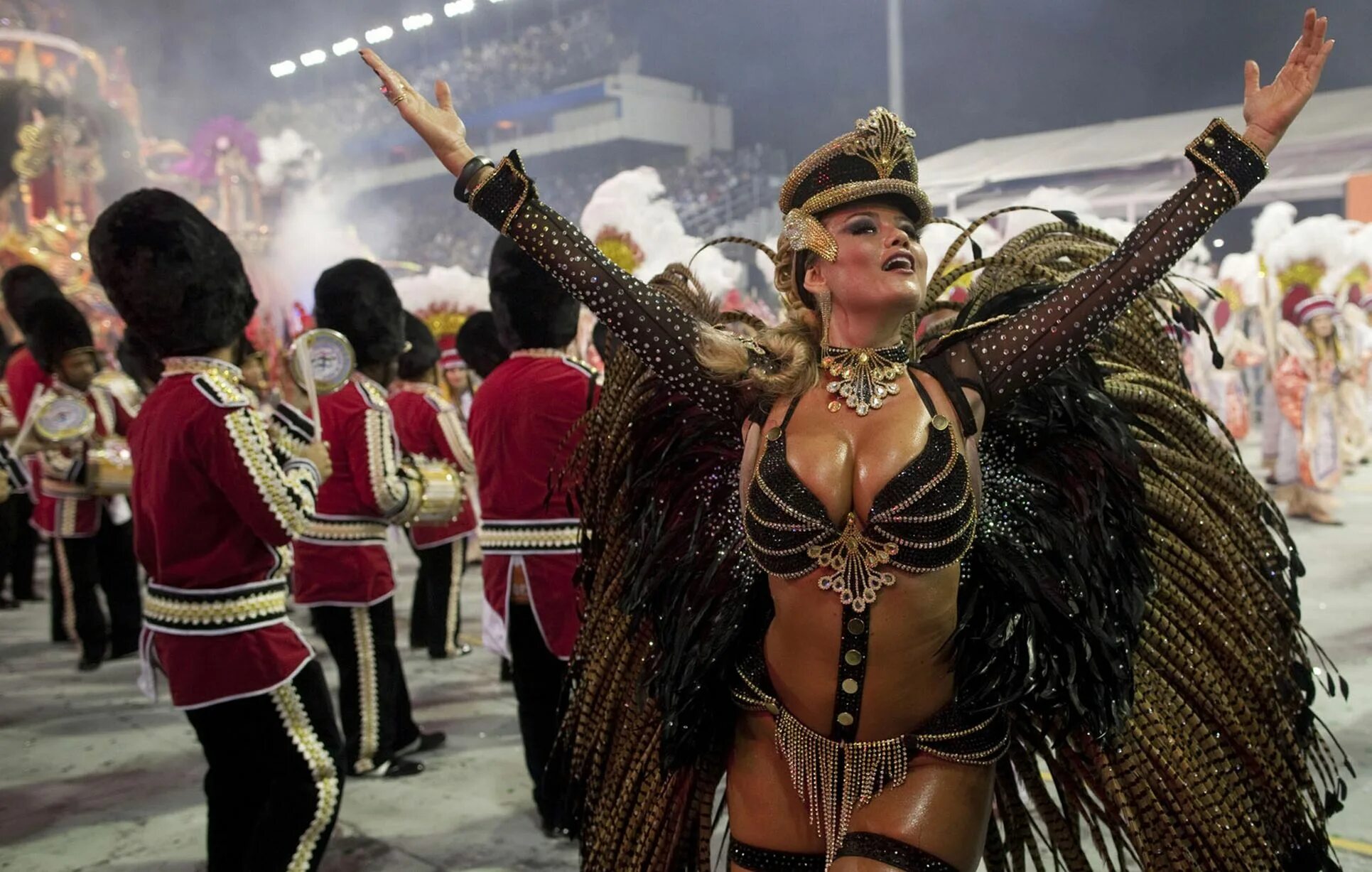 Карнавал фото видео The Rio Carnival queens - Mirror Online