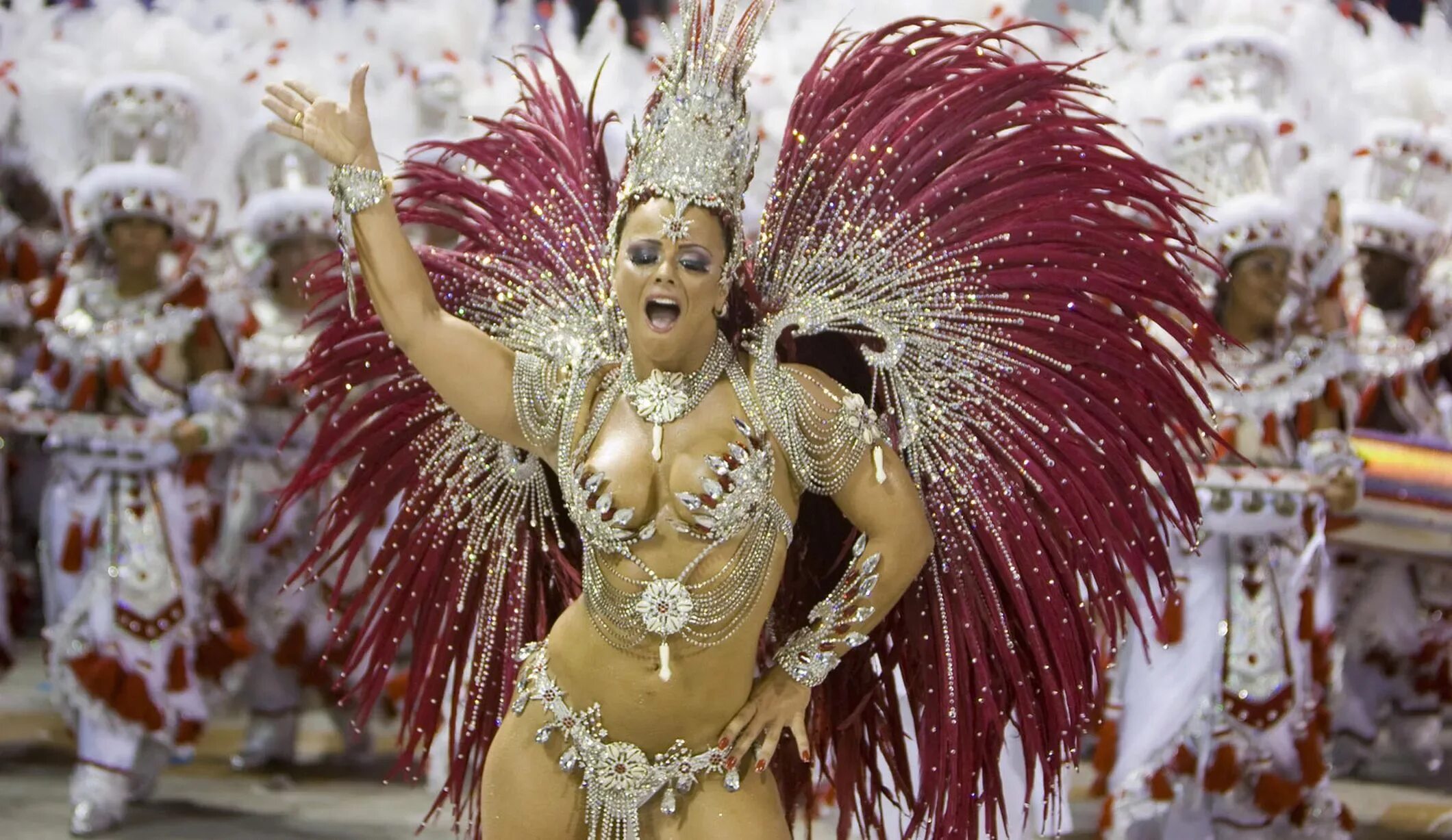 Карнавал фото вк Rio Carnival: A riot of colour - Mirror Online