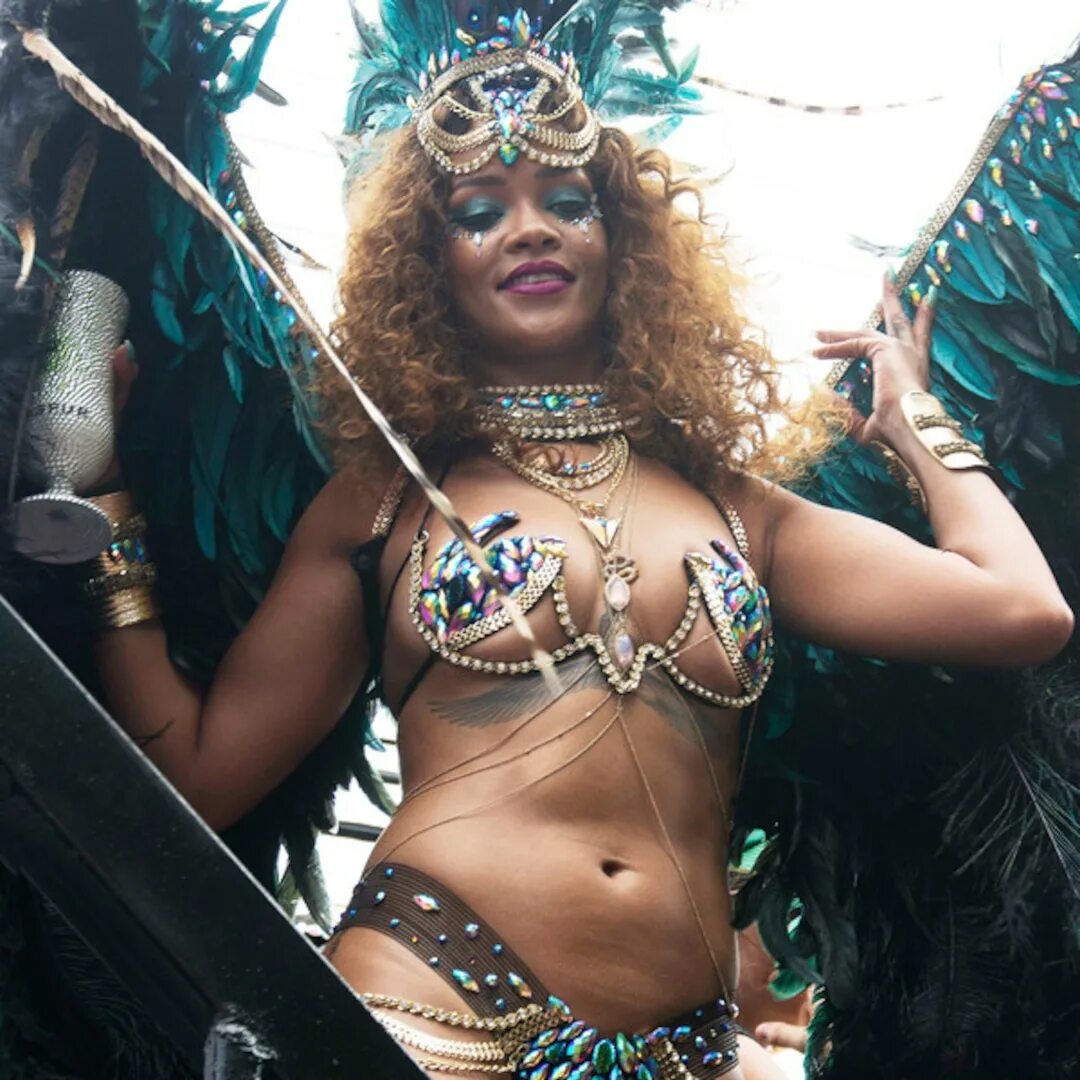 Карнавал горячие фото Rihanna Shows Off Her Nearly Naked Bod for the Annual Carnival