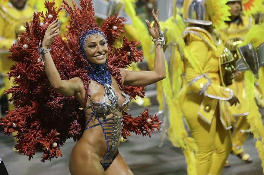 Карнавал и стоун фото Must See Pictures From the Most Famous Carnival in Brazil - News18