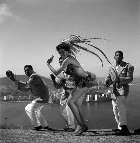 Карнавал старые фото ZP_Carnaval in Rio de Janeiro_a 1950s glamour photograph of professional reveler