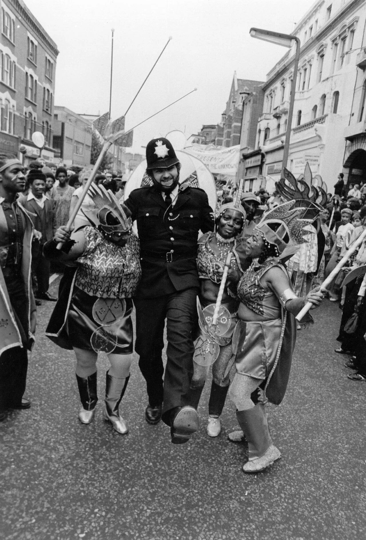 Карнавал старые фото 72 Joyous Photographs Of Notting Hill Carnival Through The Years Notting hill ca