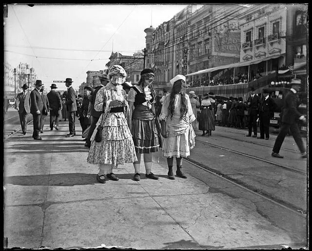 Карнавал старые фото Mendes 3 Girl Maskers New orleans, New orleans louisiana, New orleans history