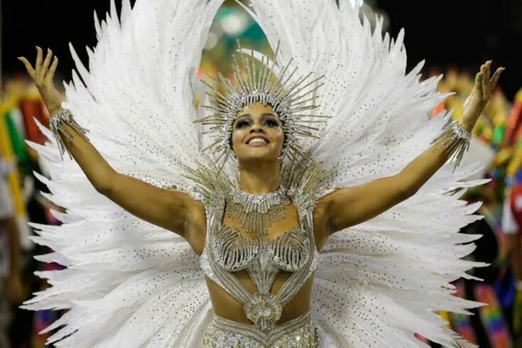 Карнавал в бразилии костюмы фото Rio de Janeiro Carnival: Dancers parade through Sambadrome, in pictures Carnaval
