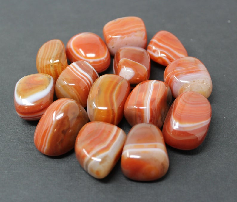 Карнеол камень фото Banded Carnelian Tumbled Stones: Choose How Many Pieces Etsy Tumbled stones, Sac